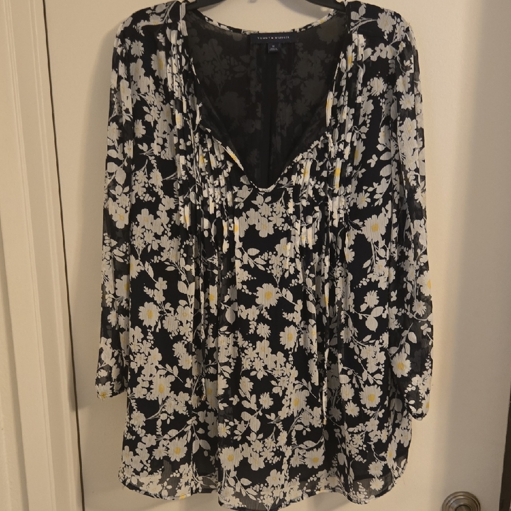 Tommy Hilfiger Black and White Floral Blouse - Picture 1 of 2